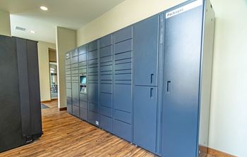 Convenient package center